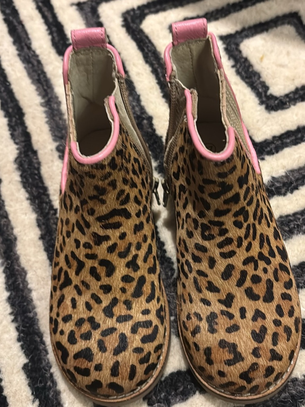 Mini Boden Girls Leopard Print Ankle Boots with Pink Trim UK size 27 - Picture 1 of 5